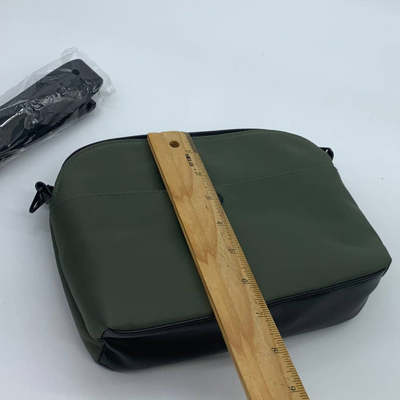 IHKWIP Triple Zip Crossbody w/ Removable Card Case Green Military Olive - Picture 4 of 11